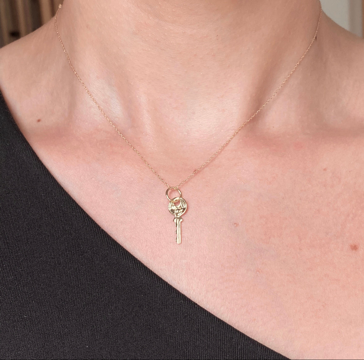 14KT Yellow Gold Rounded Key Pendant Charm