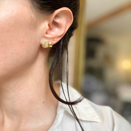 10KT Yellow Gold Teardrop Textured Stud Post Pierced Earrings