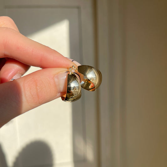 10KT Yellow Gold Shiny 10.5mm Tapered Round Hoop Earrings 21mm