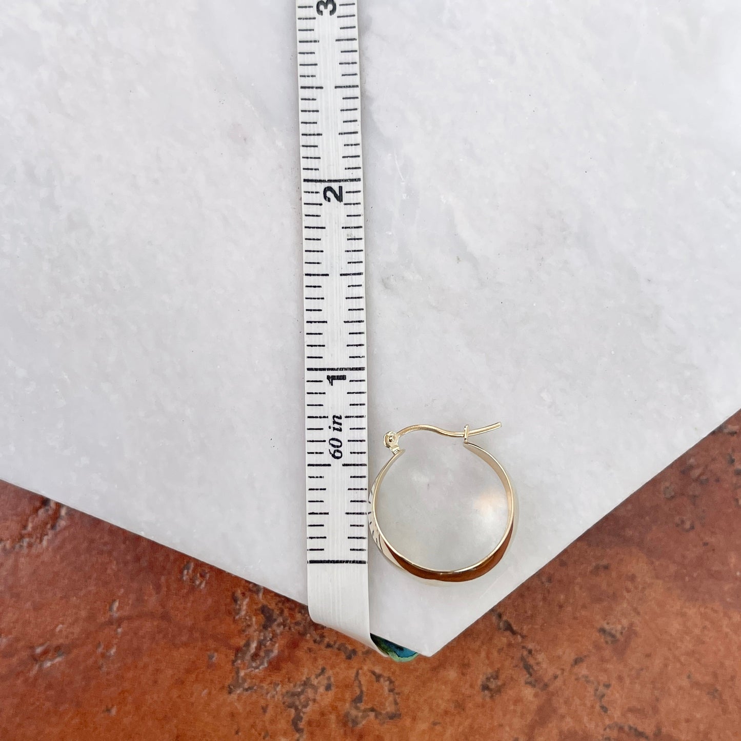 10KT Yellow Gold Shiny 10.5mm Tapered Round Hoop Earrings 21mm