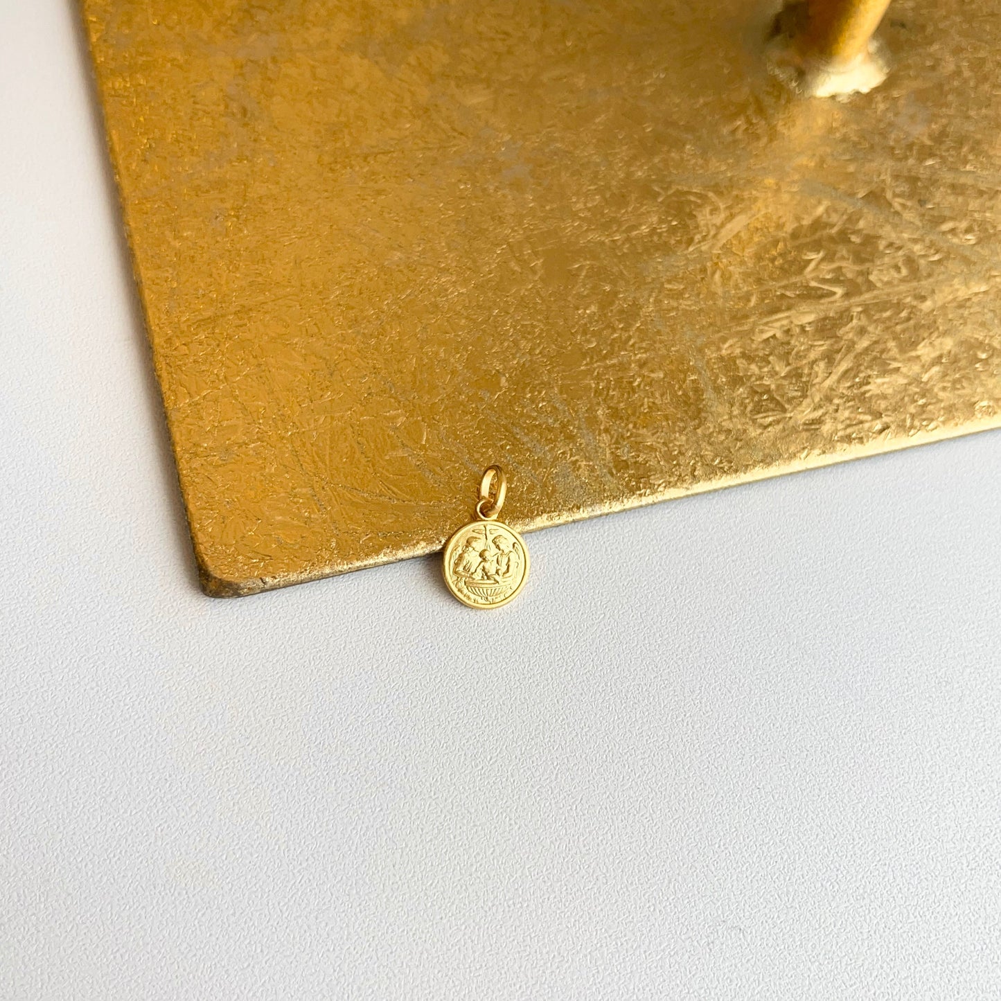 18KT Yellow Gold Matte Baptism Medal Pendant Charm 10mm