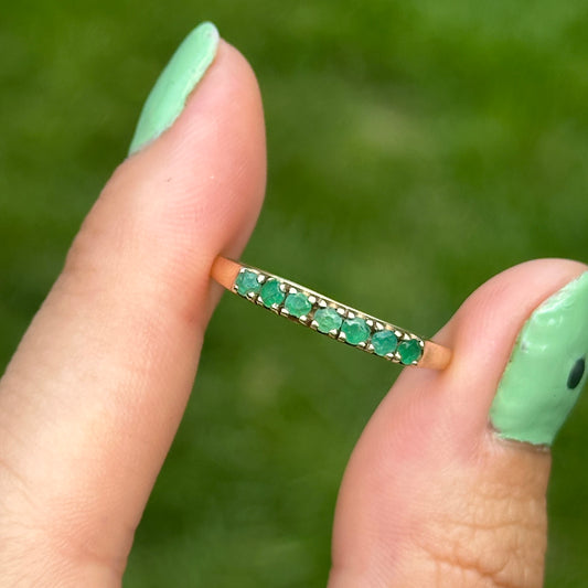 Estate 14K Yellow Gold Round Emeralds Thin Band Ring