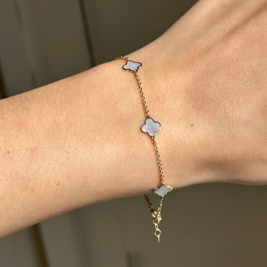 14KT Yellow Gold Mother of Pearl 7mm Clover Station Bracelet