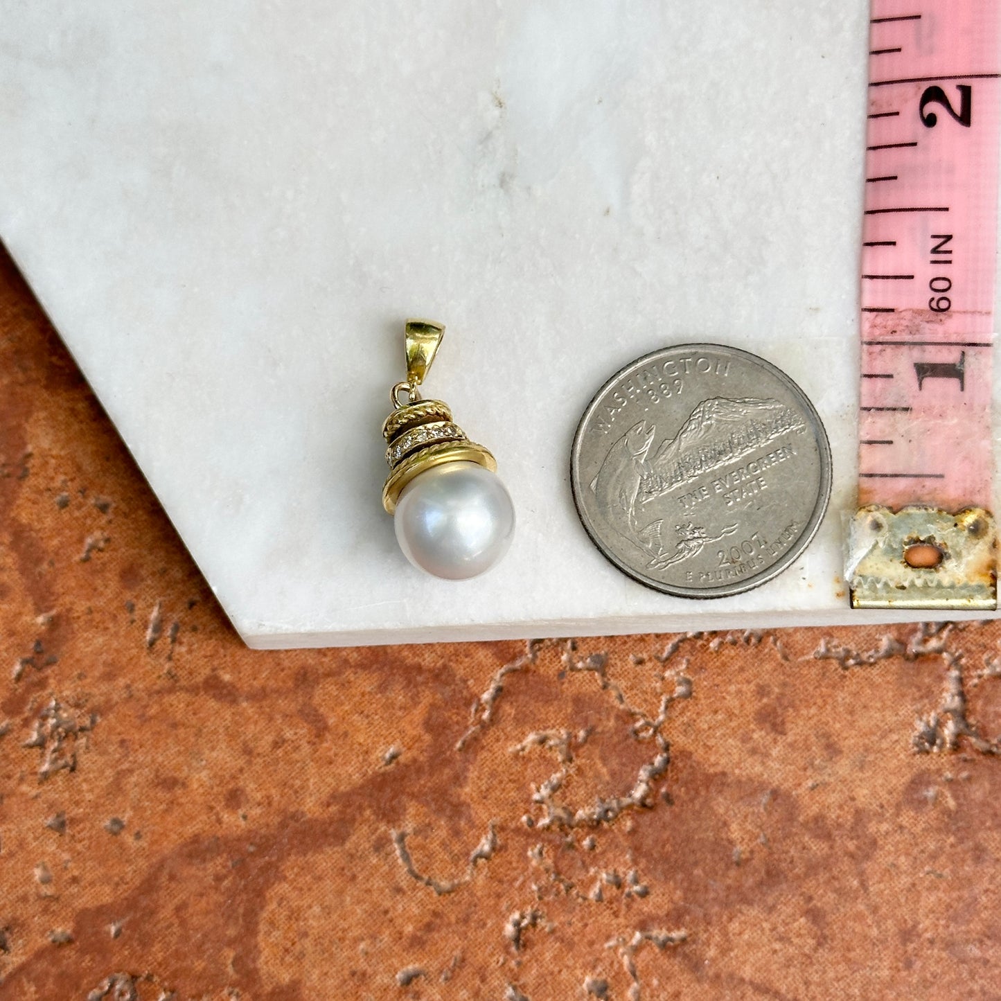 Estate 18KT Yellow Gold Round Tahitian Pearl + Round Diamond Pendant