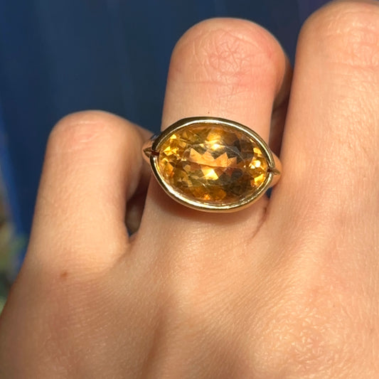Estate Heavy 22KT Yellow Gold Oval Bezel East West Set Faceted Citrine Band Ring Solid