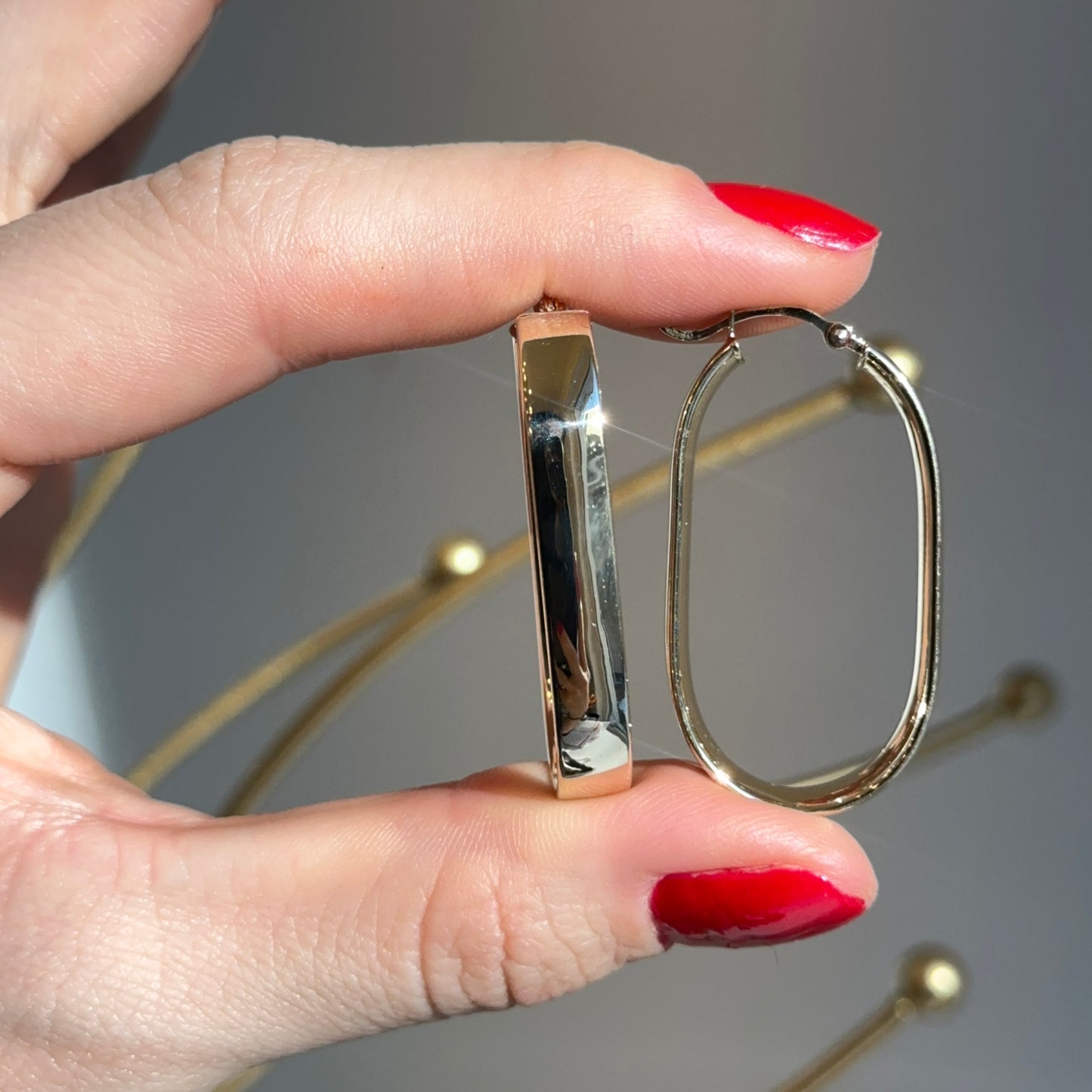 14KT Yellow Gold Shiny Rounded Wide Oval Hoop Earrings 31mm x 6mm