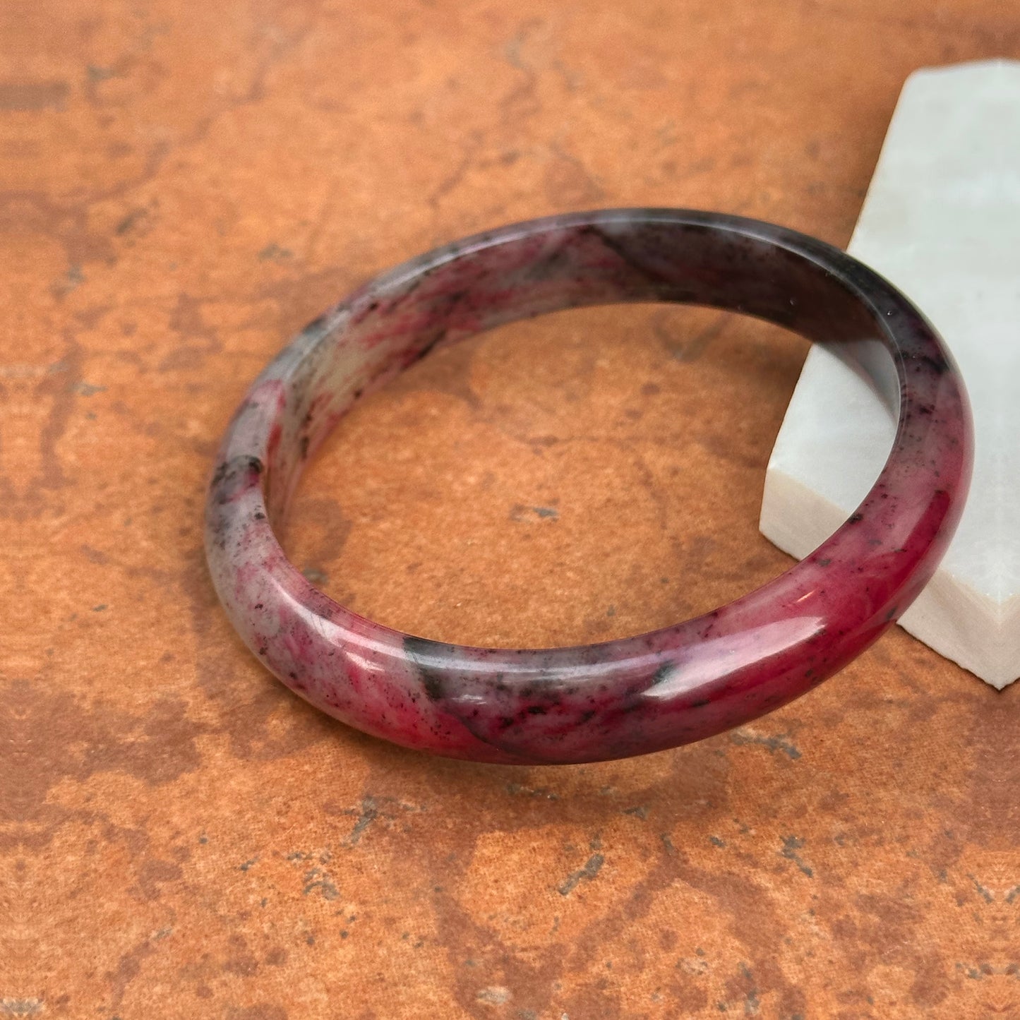 Estate Marbeled Chalcedony Slip-On Bangle Braceelt