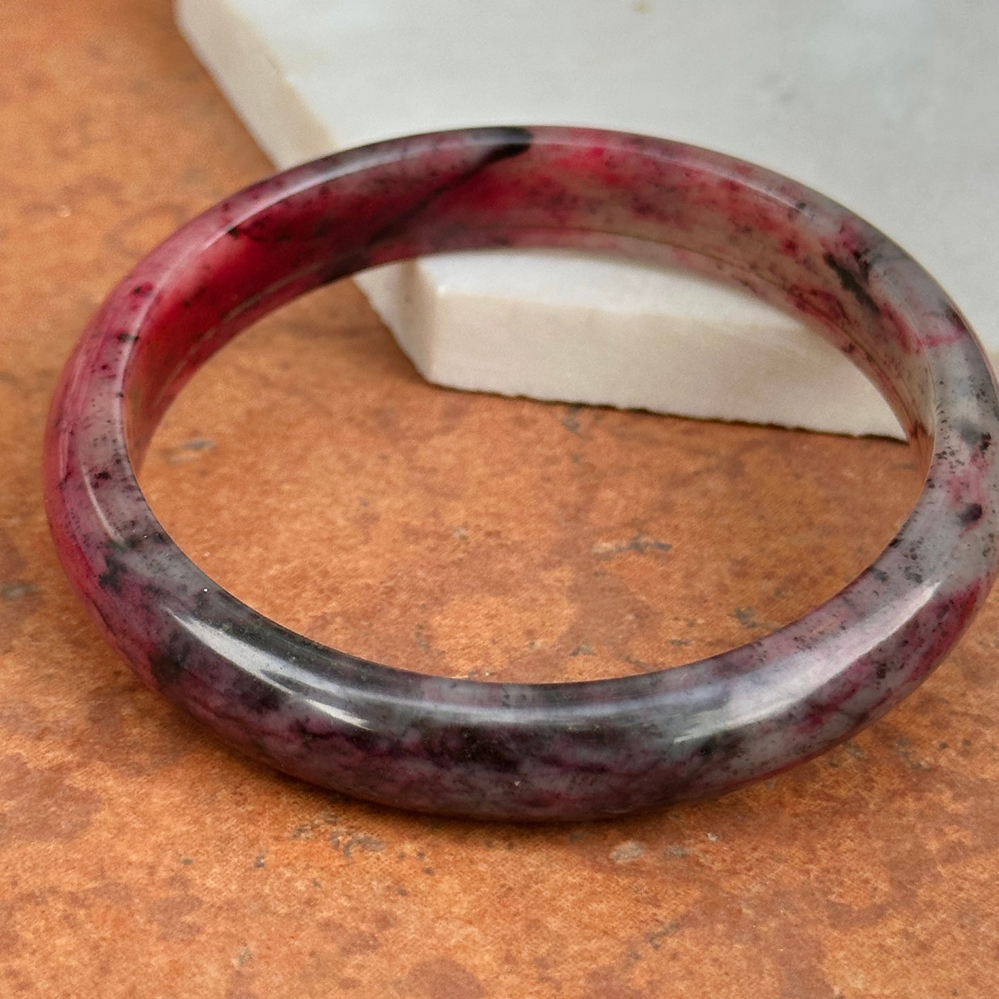 Estate Marbeled Chalcedony Slip-On Bangle Braceelt