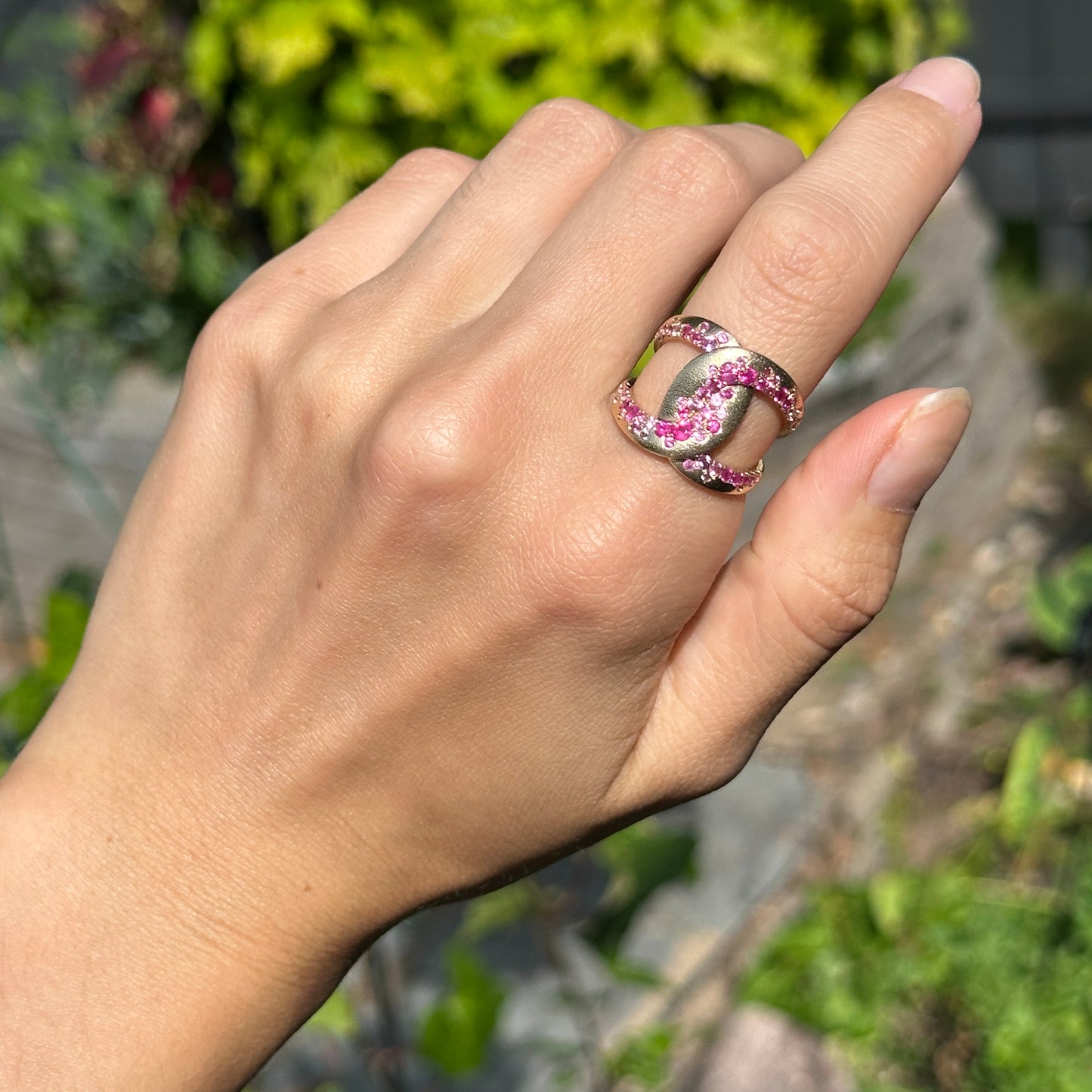 Estate 14KT Yellow Gold Round Pink Sapphire Woven Ring