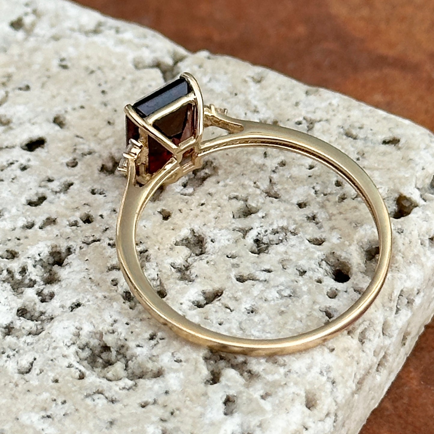 14KT Yellow Gold Emerald Cut Garnet Round Full Cut Diamonds Ring