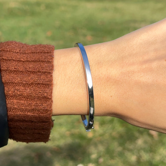 Sterling Silver Flat 4mm Hinged Bangle Bracelet