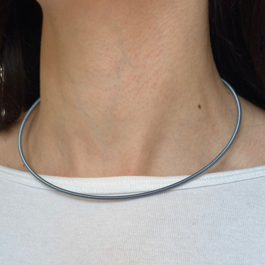 Stainless Steel Montana Blue 2.4mm Spiral Collar Necklace 16.5"