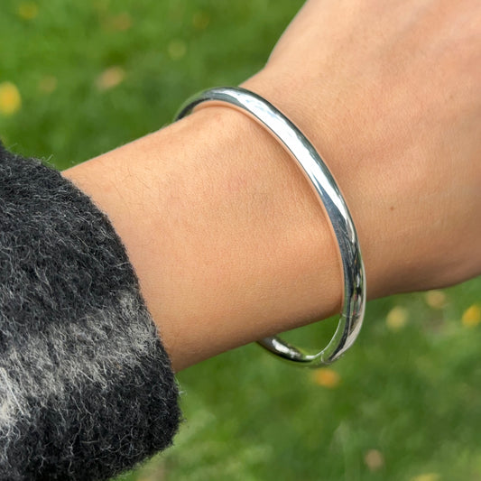 Sterling Silver Rounded 6mm Tube Hinged Bangle Bracelet