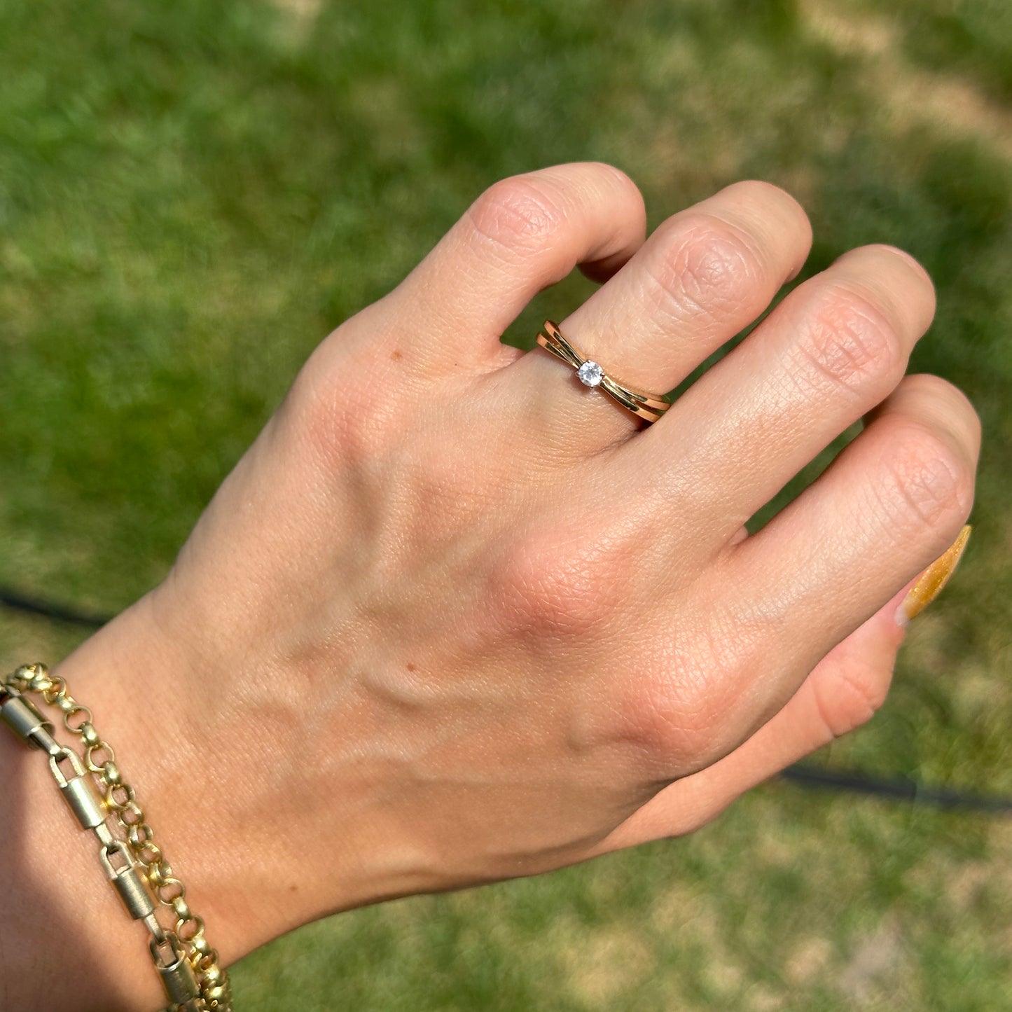Estate 10KT Yellow Gold Round .11 CT Diamond Ring