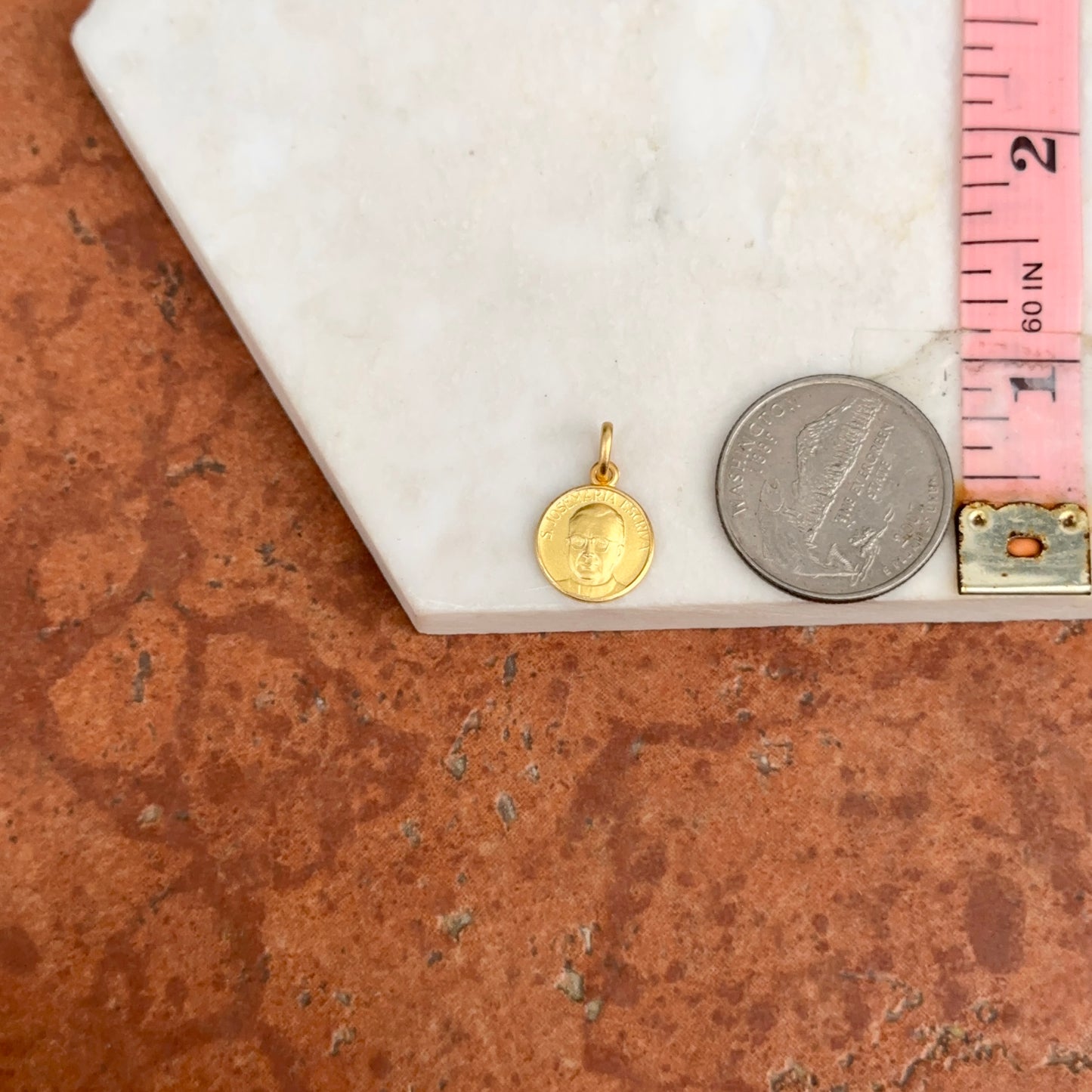 18KT Yellow Gold St Josemaria Escriva Medal Pendant 12mm