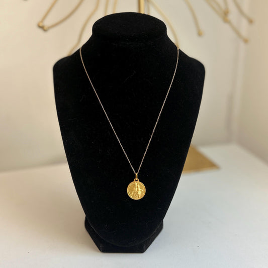 18KT Yellow Gold Ausiliatrice Round Medal Pendant 18mm