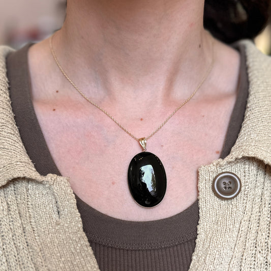 Estate 14KT Yellow Gold Oval Large Onyx Pendant