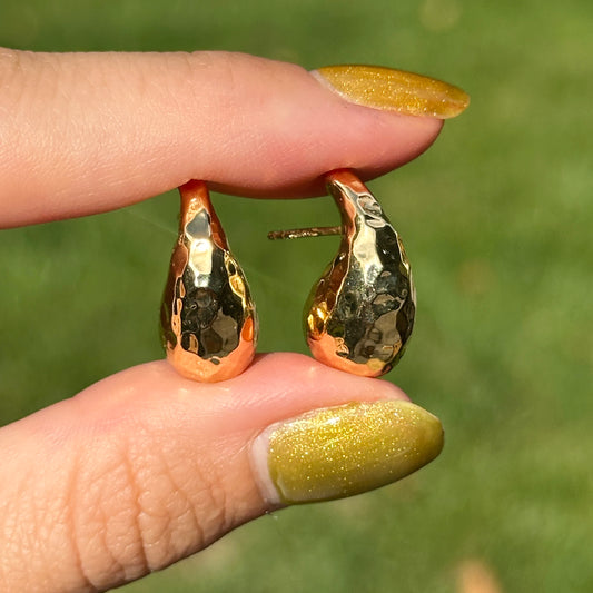 18KT Yellow Gold Tapered + Puffed Hammered Teardrop Post Earrings