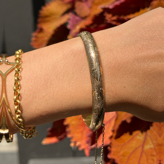 Estate 14KT Yellow Gold Etched Leaf Bangle Bracelet