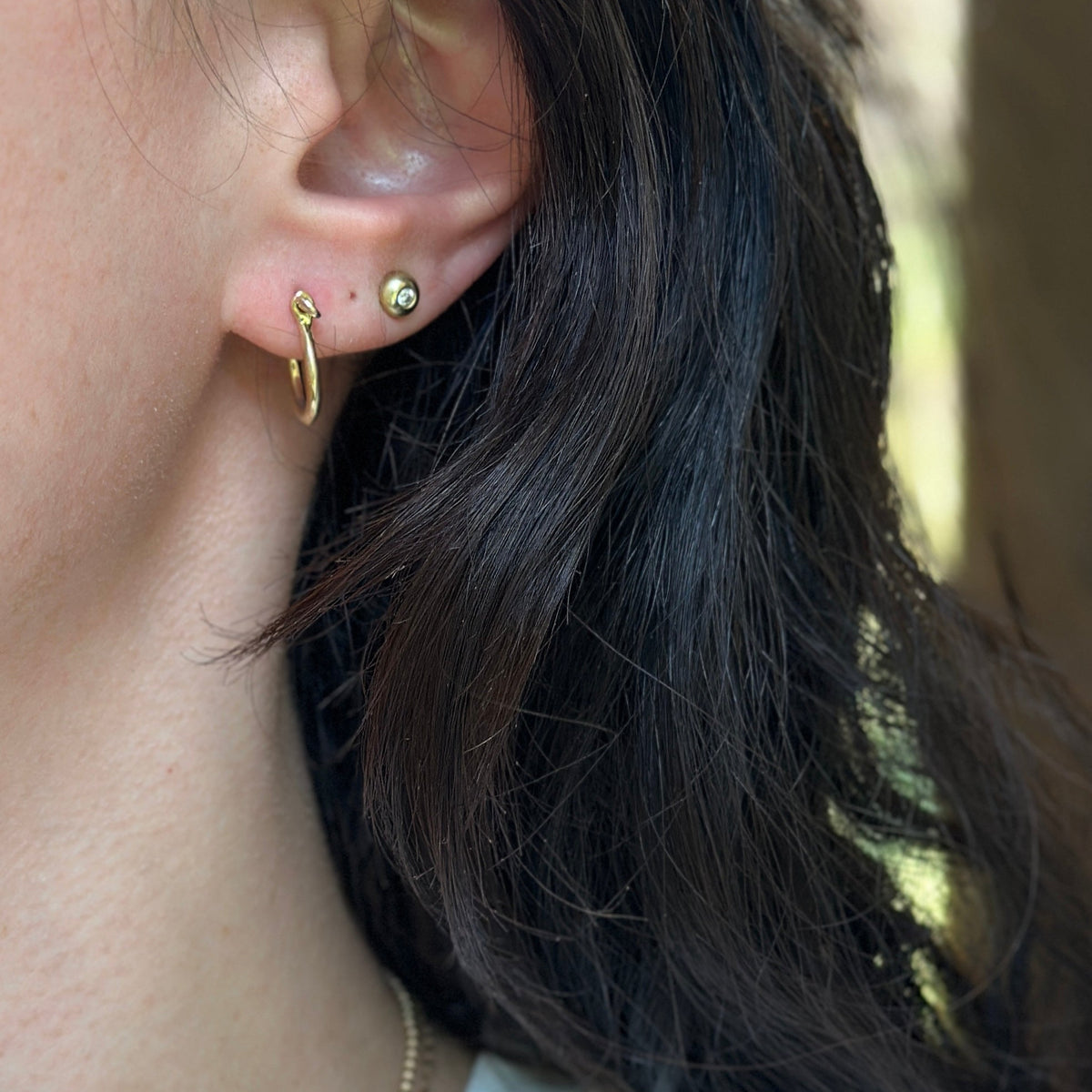 10KT Yellow Gold Small Shackle Link Screw in Half Hoop Earrings 15mm