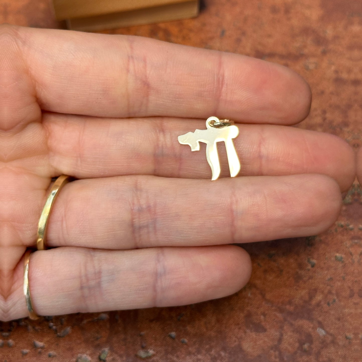 14KT Yellow Gold Chai Symbol Pendant Charm 15mm