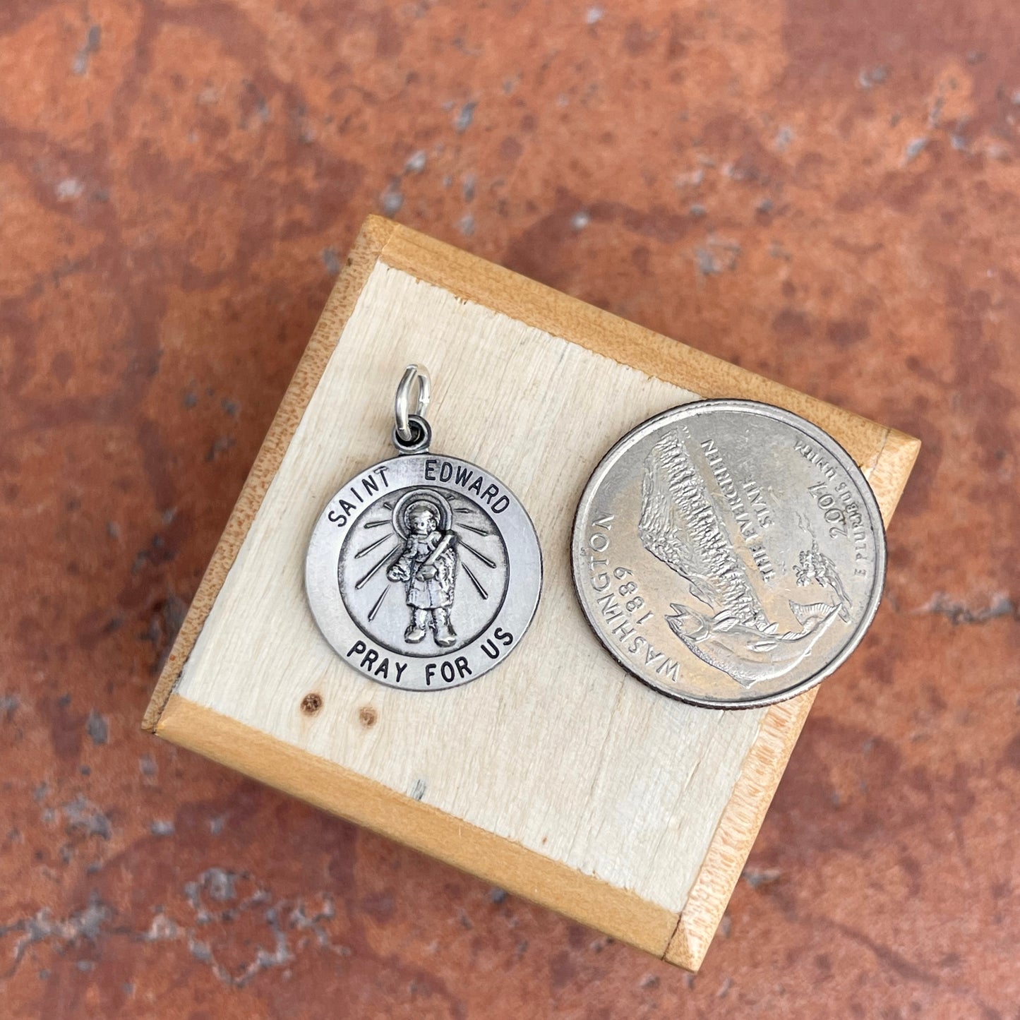 Sterling Silver Antiqued St Edward Medal Pendant 18mm