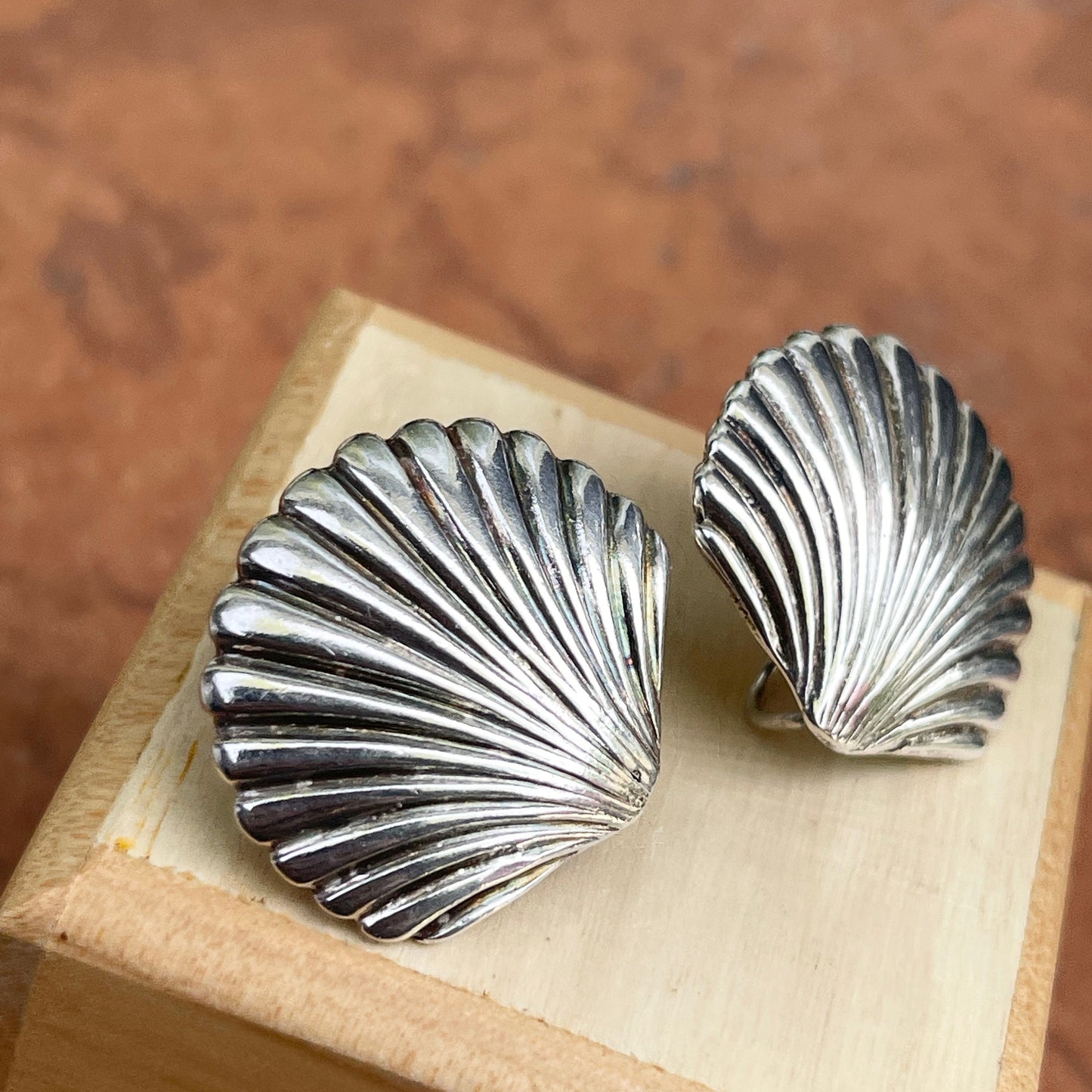 Vintage Sterling Silver Ribbed Shell Earrings