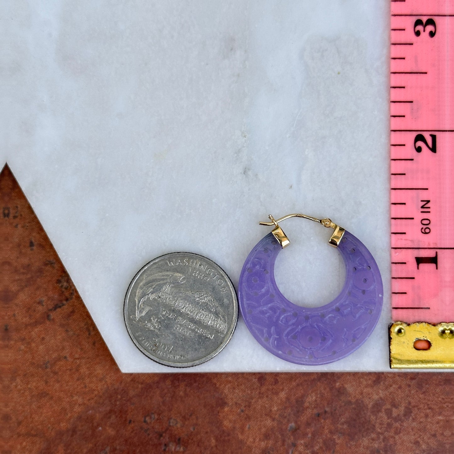 Estate 14KT Yellow Gold Carved Filigree Purple Lavender Jade Hoop Earrings 20mm