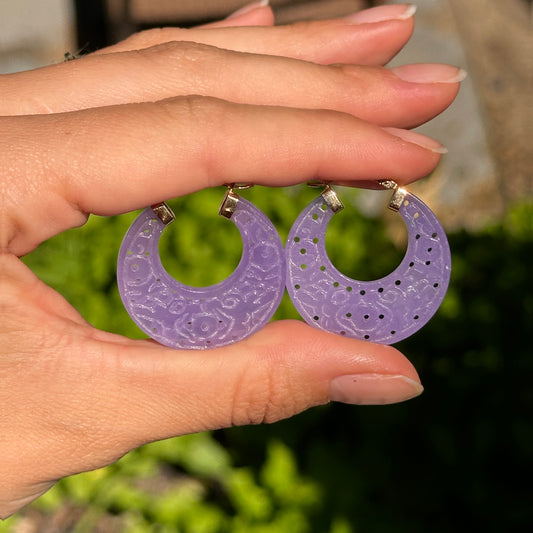 Estate 14KT Yellow Gold Carved Filigree Purple Lavender Jade Hoop Earrings 20mm