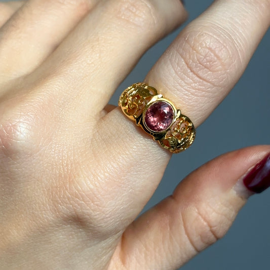 Estate 14KT Yellow Gold Bezel Set Pink Tourmaline Gemstone Ring