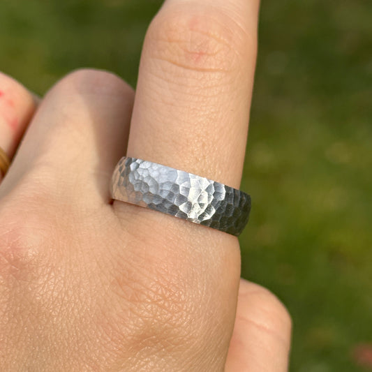 14KT White Gold Satin Hammered Half-Round Wedding Band Ring