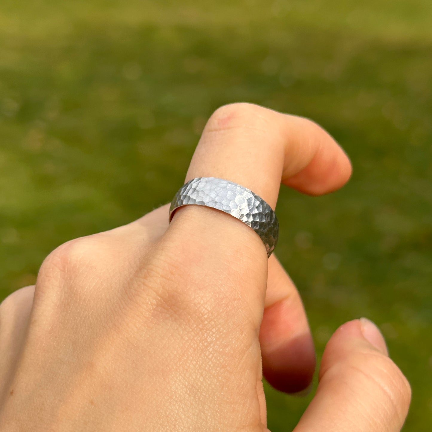 14KT White Gold Satin Hammered Half-Round Wedding Band Ring