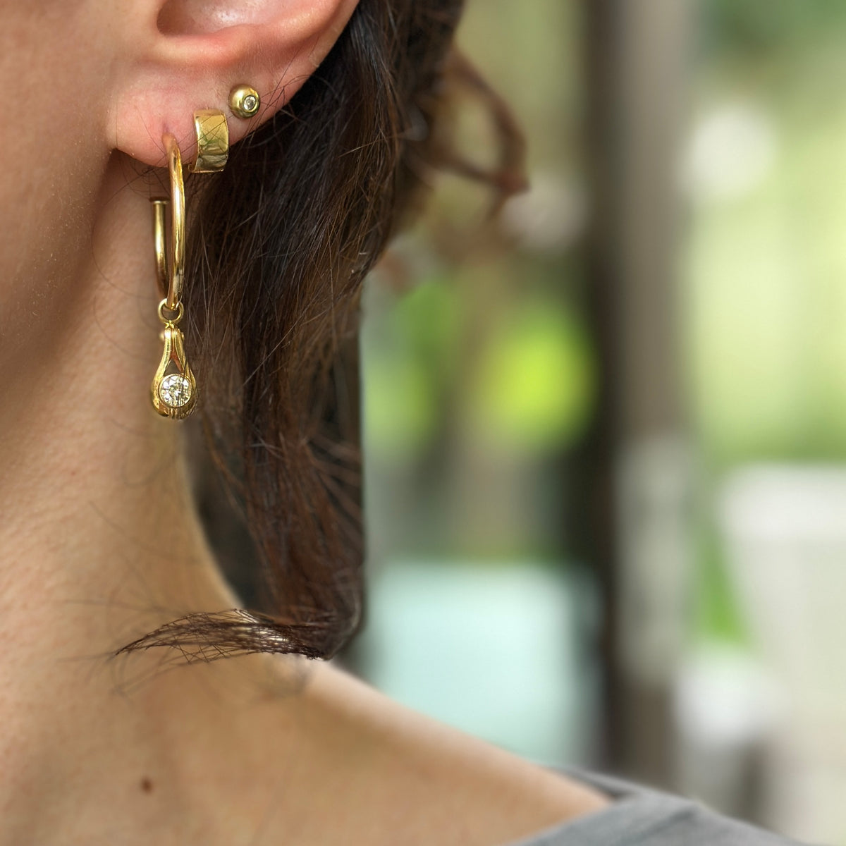 Estate 14KT Yellow Gold Round C-Shape Hoop Earrings with Stoppers 25mm