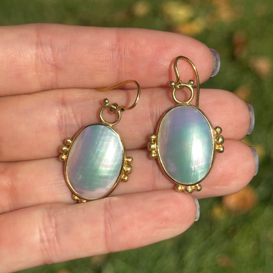 Estate 18K Yellow Gold Oval Mabe Pearl Beaded Bezel Wire Drop Earrings