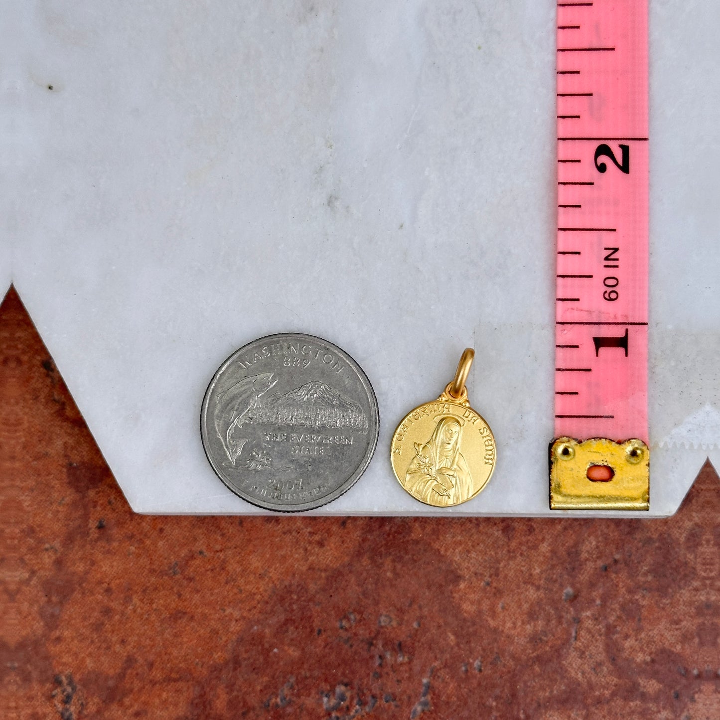 14KT Yellow Gold Matte St Catherine of Siena Round Medal Pendant 14mm