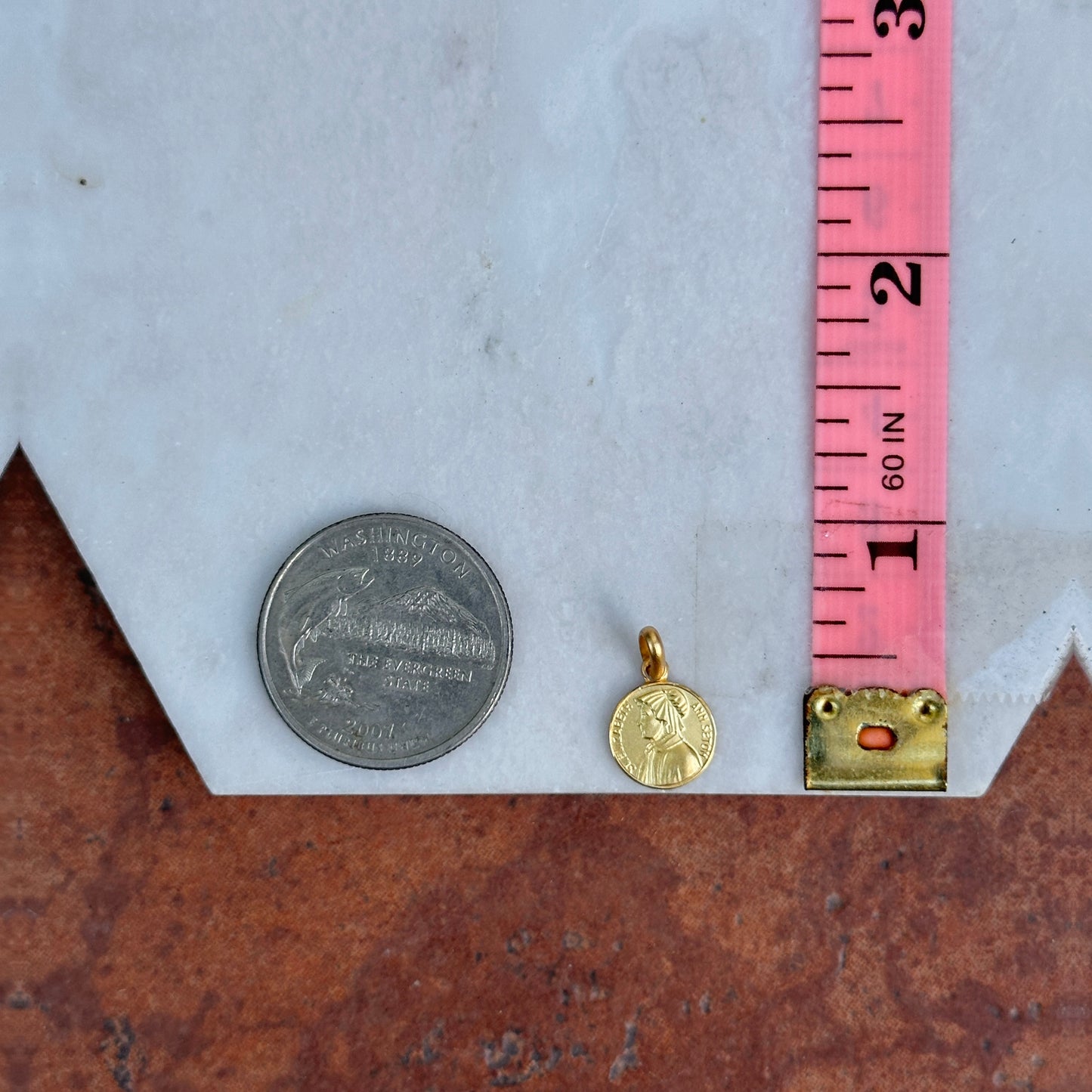 14KT Yellow Gold Matte St Elizabeth Ann Seton Round Medal Pendant Charm 10mm