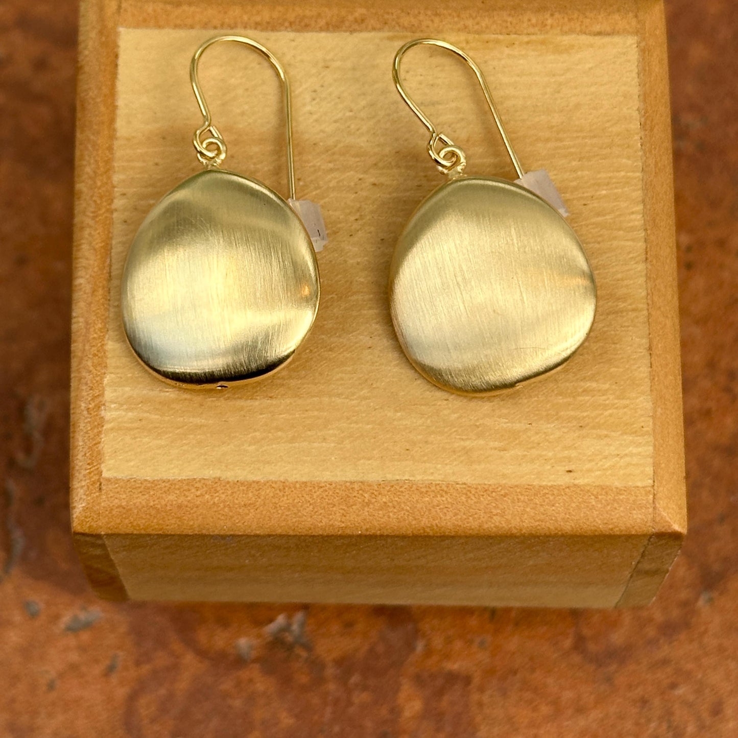 14KT Yellow Gold Matte Brushed Teardrop Disc Dangle Wire Earrings