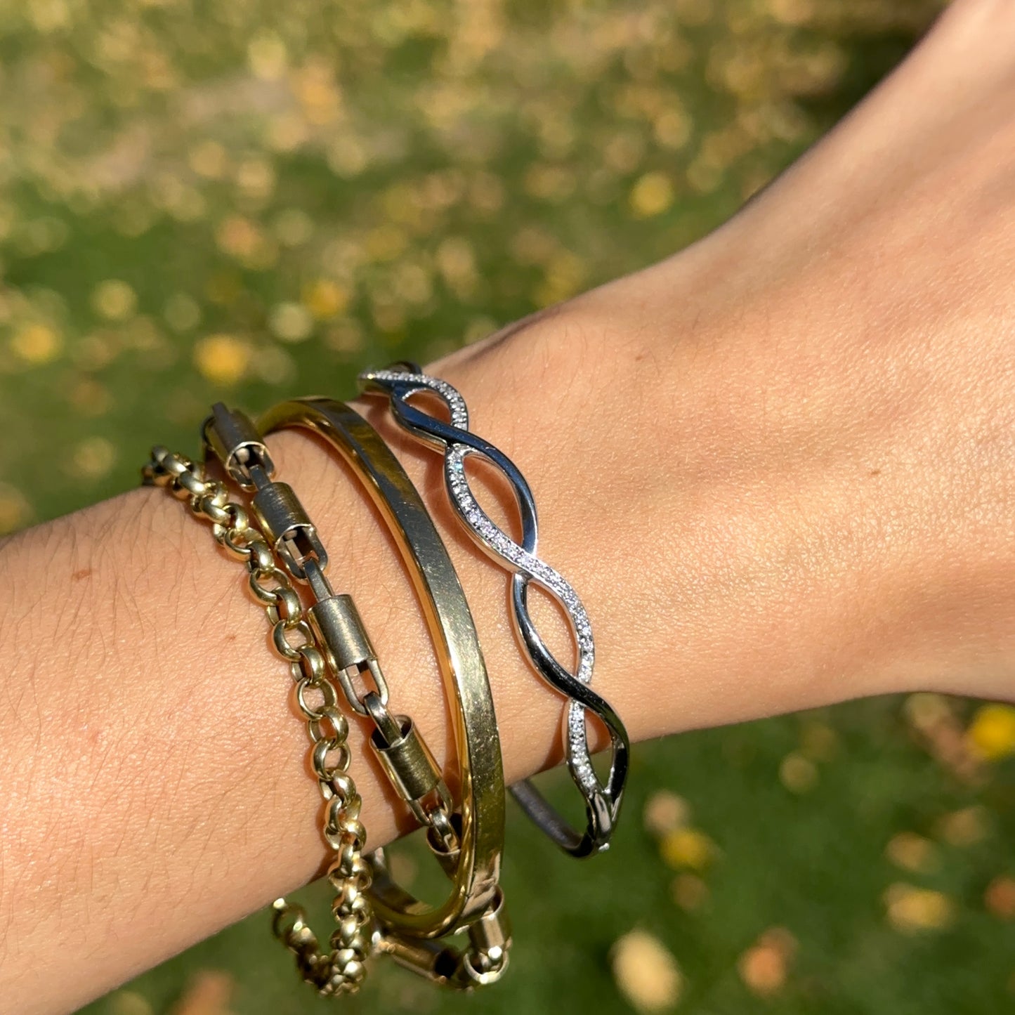 Estate 18KT White Gold Round Diamond Infinity Style Hinged Bracelet + Safety