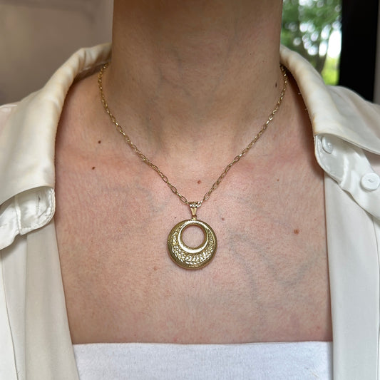 14KT Yellow Gold Diamond-Cut Textured Round Circle Pendant Charm