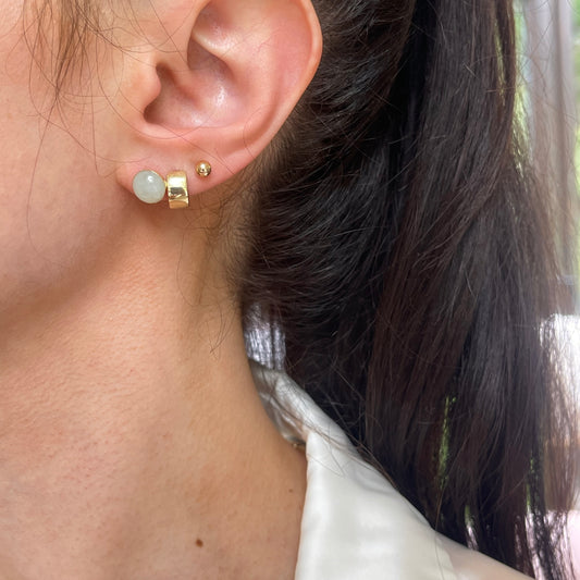 Estate 14KT Yellow Gold Light Jade Button Stud Earrings