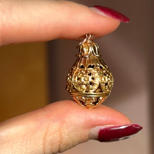 Estate 14KT Yellow Gold Byzantine Filigree Teardrop Pendant 066