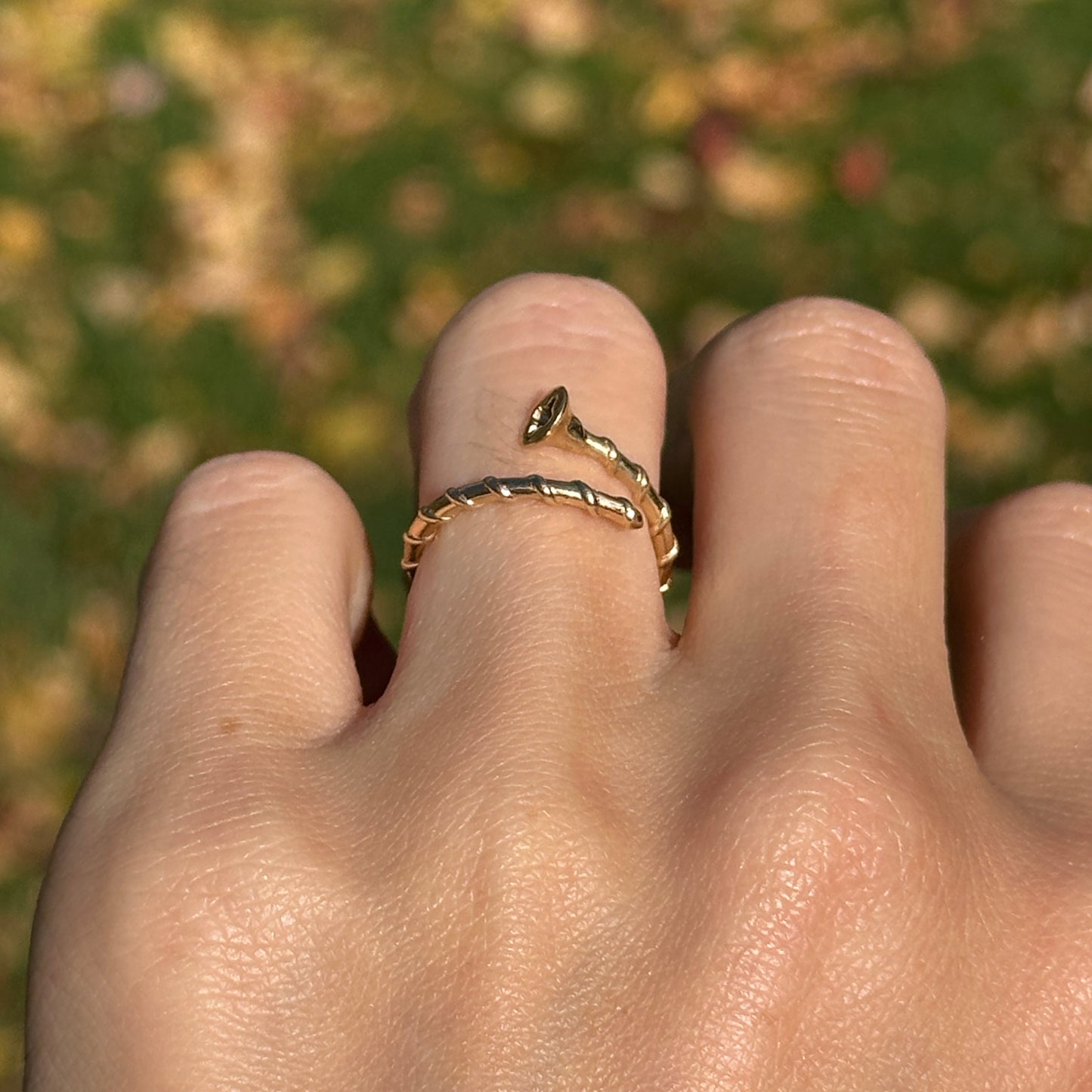 Estate 14KT Yellow Gold Screw Nail Ribbed Ring