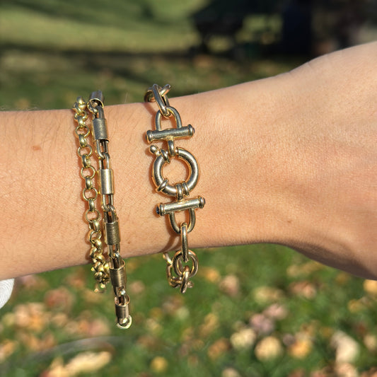 Estate 14KT Yellow Gold Oval Link Toggle Blue Sapphire Ends Bracelet