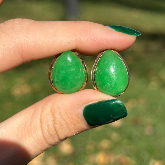 Estate 14KT Yellow Gold Teardrop Dyed Green Jade Omega Earrings