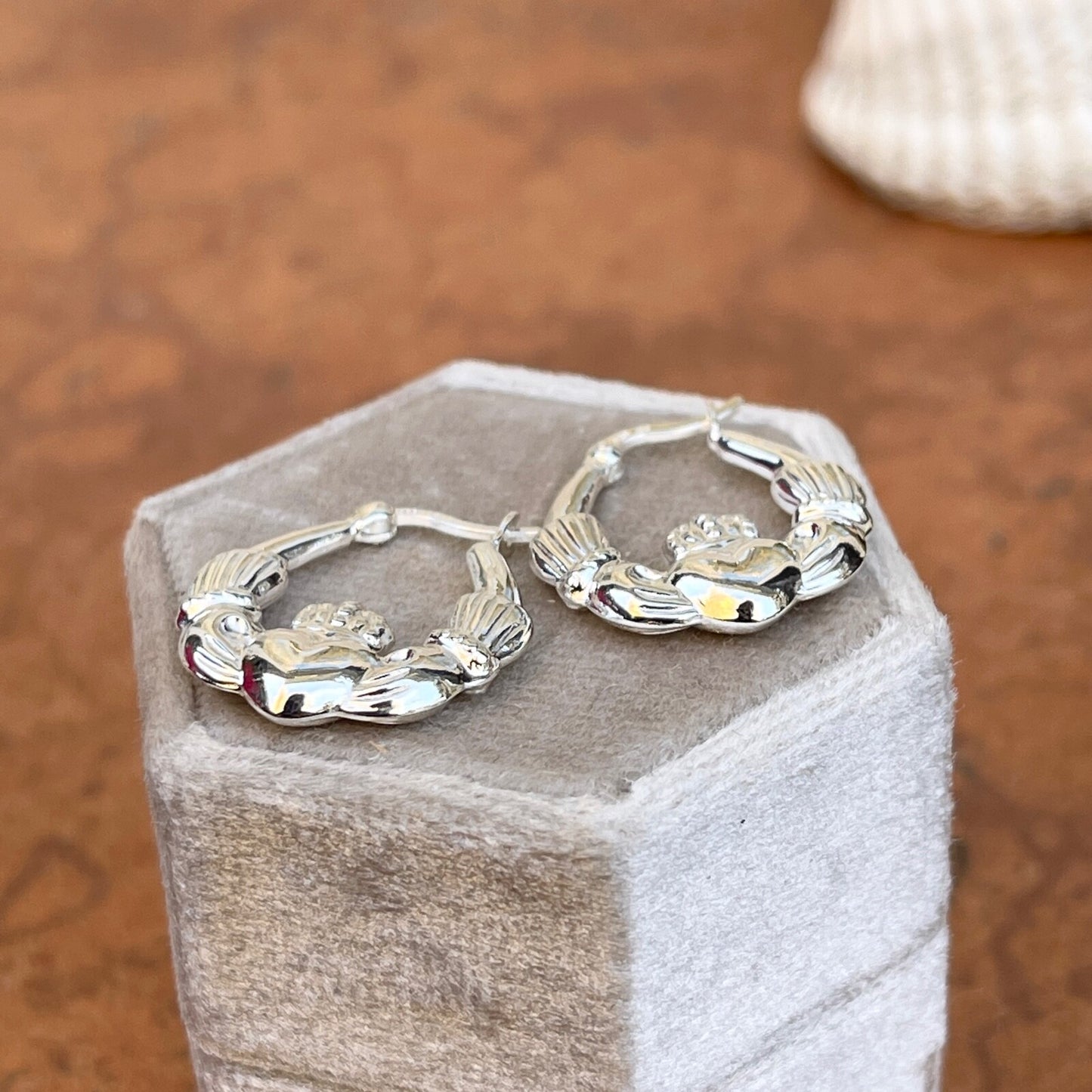 Sterling Silver 3D Celtic Claddagh Medium Hoop Earrings 22mm