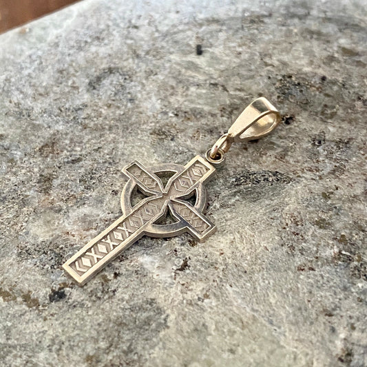 14KT White Gold Celtic Eternity Circle Cross Pendant