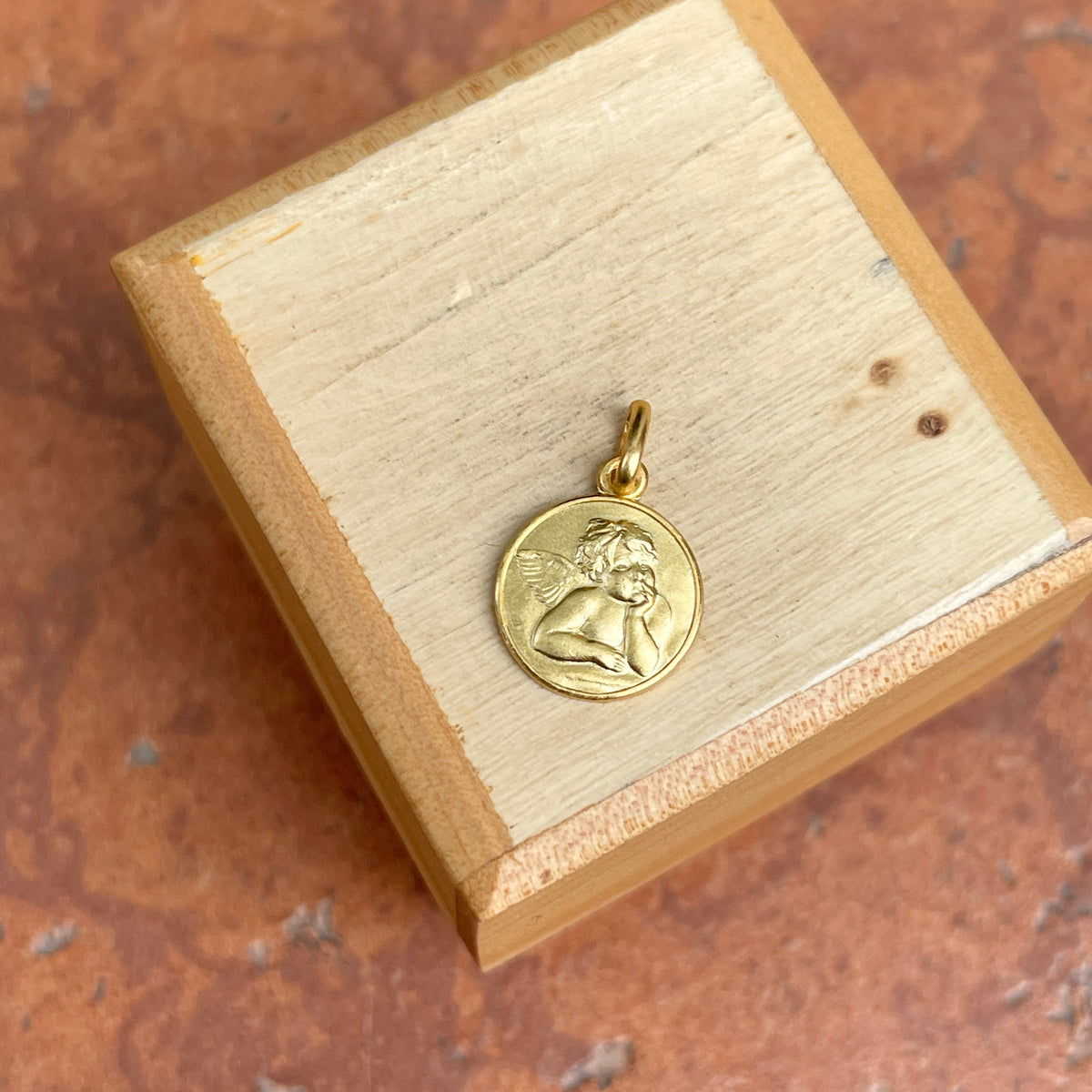 Virgin Mary Medal Pendant Necklace in 9ct Yellow Gold, Pendant Only - No Chain