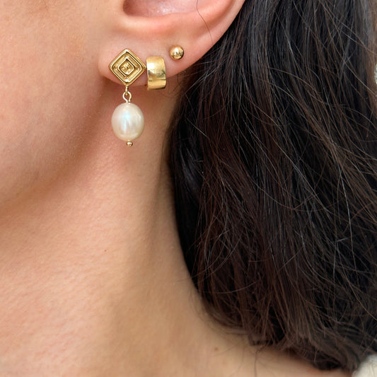 14KT Yellow Gold Ribbed Square Drop Pearl Earrings