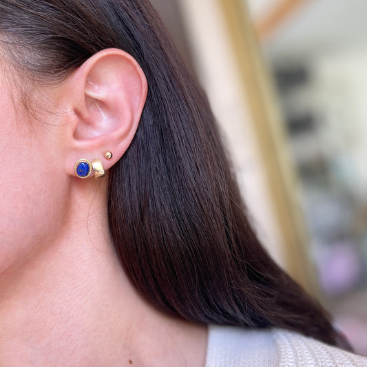 14KT Yellow Gold Oval Bezel Blue Lapis Milgrain Stud Earrings