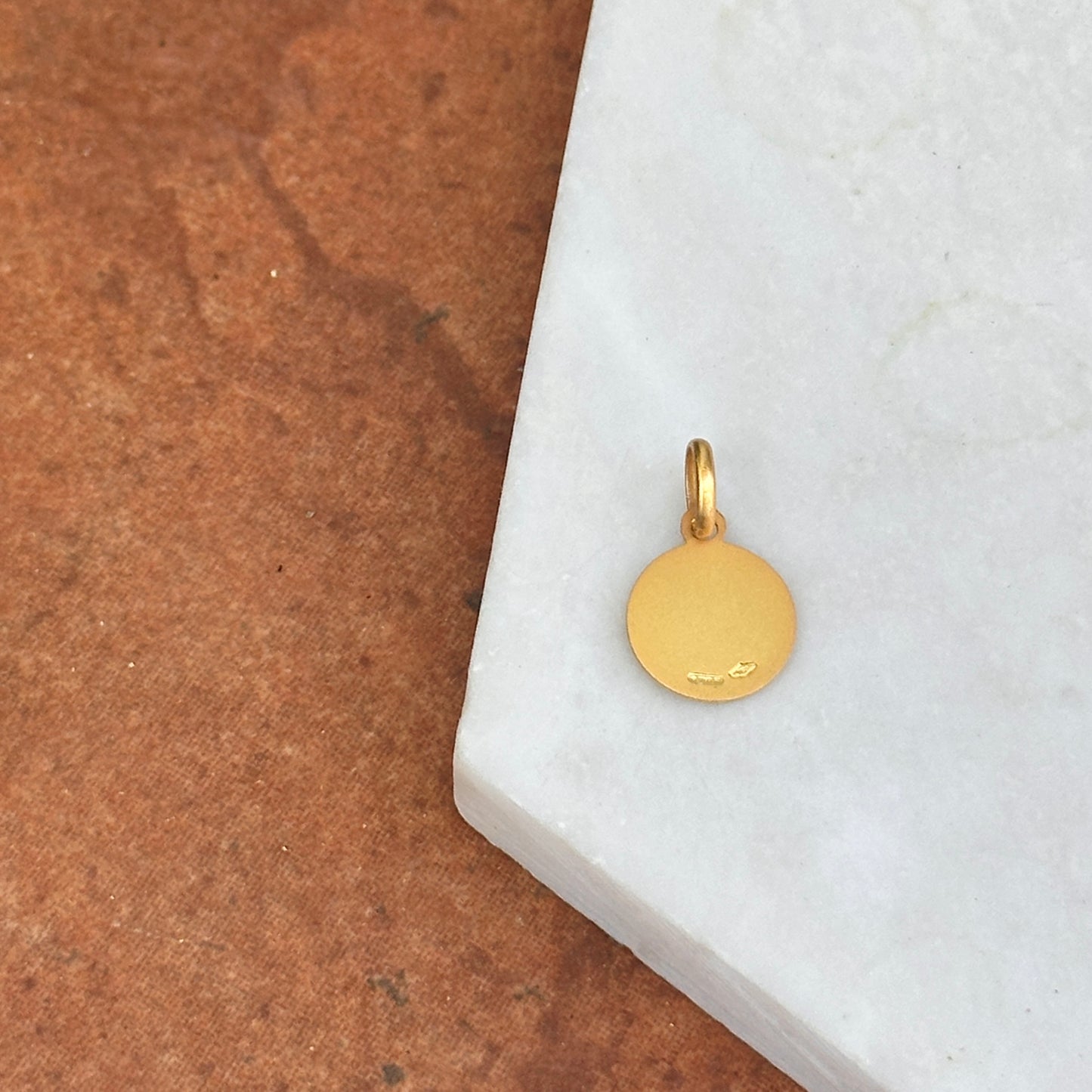 18KT Yellow Gold Our Lady of Perpetual Help Round Medal Pendant Charm 10mm